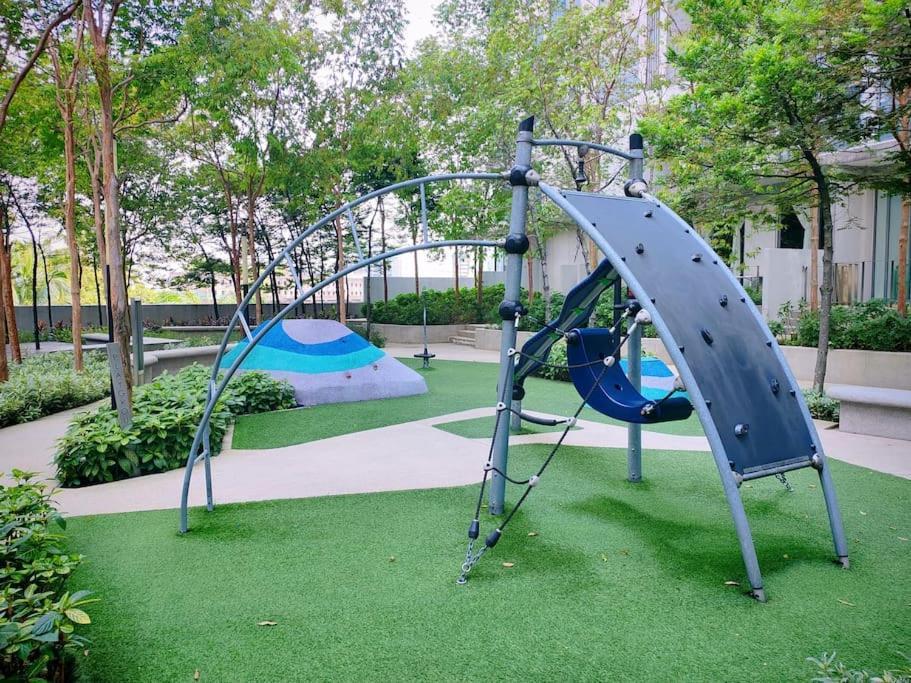 Pangsapuri The Robertson 5 Minutes To Jalan Alor Street Bukit Bintang Pavilion 7 Pax 2r1b