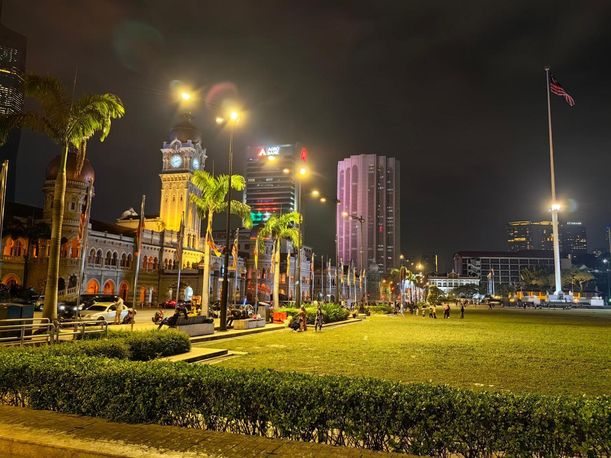 Pangsapuri The Robertson 5 Minutes To Jalan Alor Street Bukit Bintang Pavilion 7 Pax 2r1b *