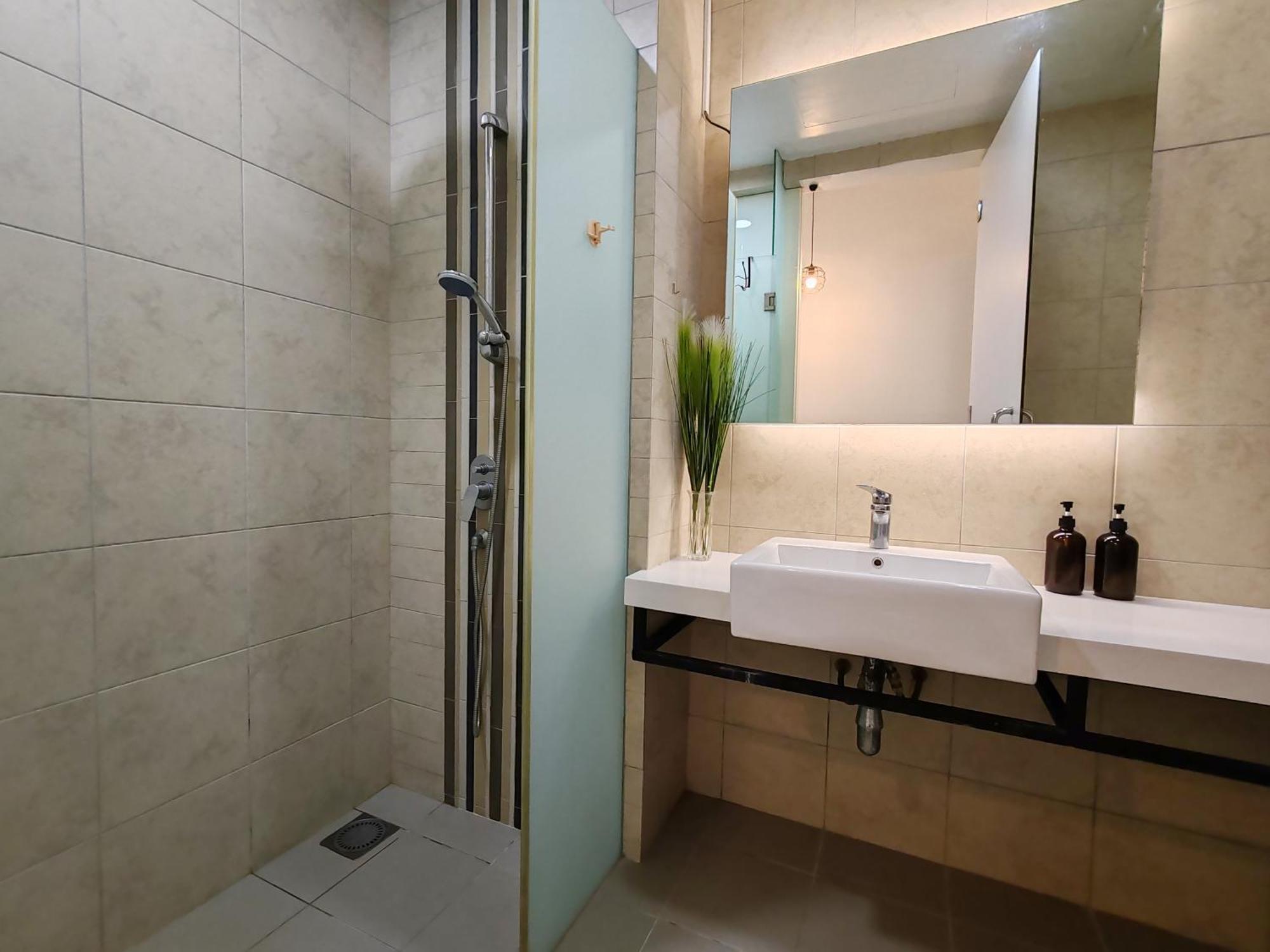 The Robertson 5 Minutes To Jalan Alor Street Bukit Bintang Pavilion 7 Pax 2r1b Pangsapuri