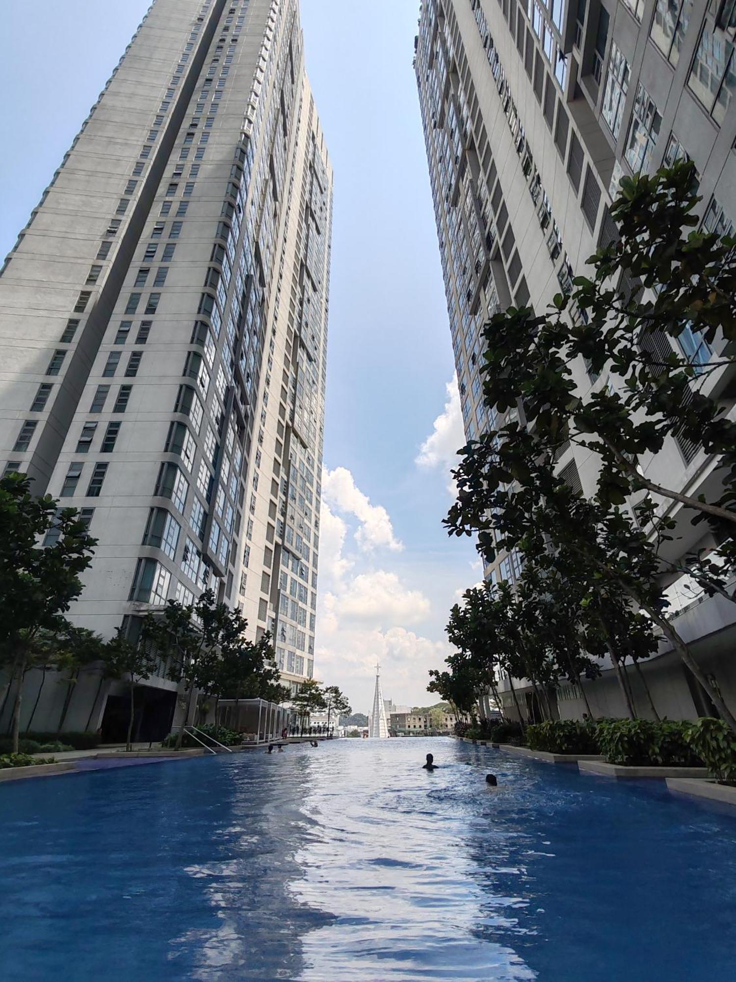 Pangsapuri The Robertson 5 Minutes To Jalan Alor Street Bukit Bintang Pavilion 7 Pax 2r1b *